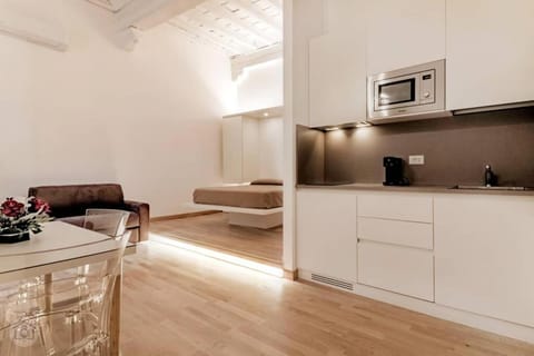 Kitchen or kitchenette, Dining area, air conditioner