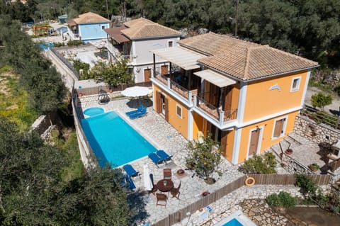 Property building, Bird's eye view, Swimming pool