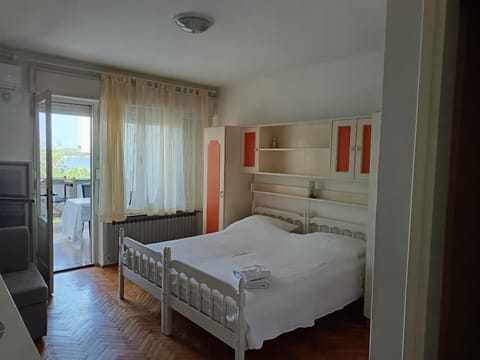 APARTMAN I SOBE MARIJANA Apartment in Lika-Senj County