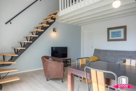 TV and multimedia, Seating area, Dinner