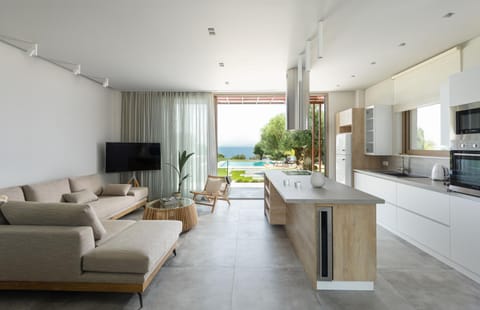 Kitchen or kitchenette, Seating area