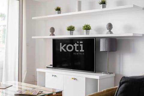 Koti Rentals - Albatros Apartment in Benalmadena
