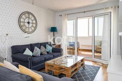 Koti Rentals - Albatros Apartment in Benalmadena