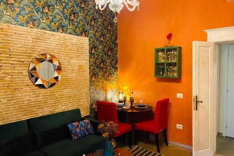 Seating area, Dining area