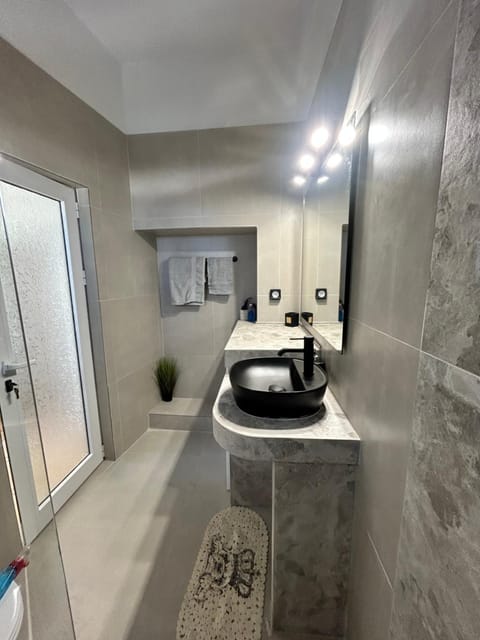 MiniLoft Apartment in Akti Koundourou