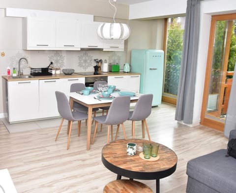 Kitchen or kitchenette, Living room