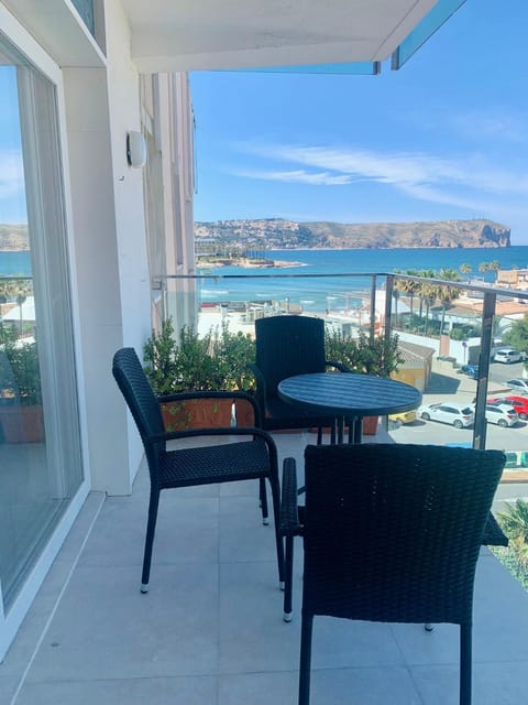 Balcony/Terrace, Pool view, Sea view