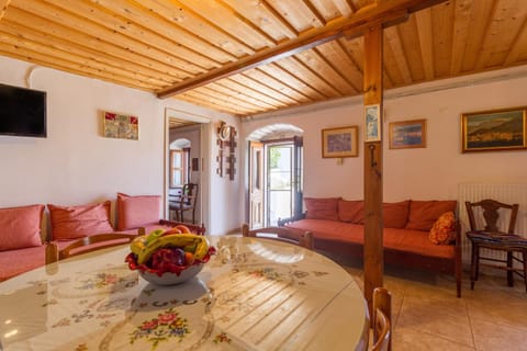 Seating area, Dining area, Dinner