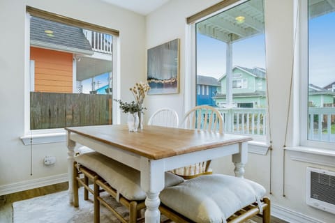 Little Blue Beach House House in Pacific Beach