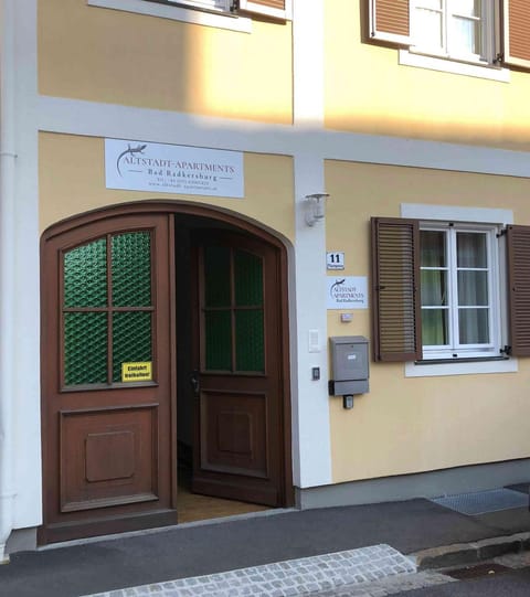 Property building, Facade/entrance, Street view