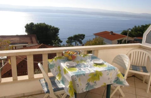 Adriahouse complex 80m from beach Bed and Breakfast in Split-Dalmatia County