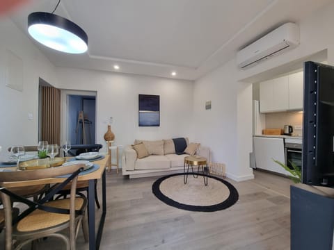 Living room, Dining area, air conditioner