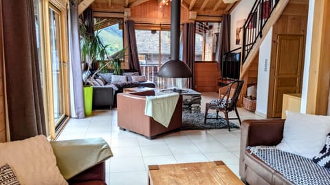 Living room, Seating area