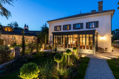 Property building, Facade/entrance, Garden