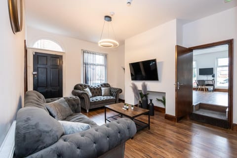 Communal lounge/ TV room, TV and multimedia, Living room