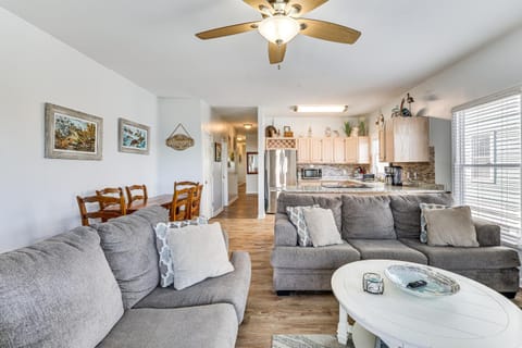 Carolina Beach Condo with Deck Steps to Shore! Apartment in Carolina Beach