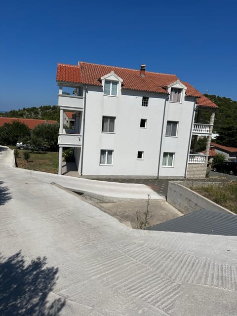 Apartmani Ljubica, Murter Apartment in Murter