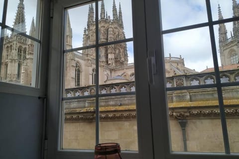 Nearby landmark, Landmark view