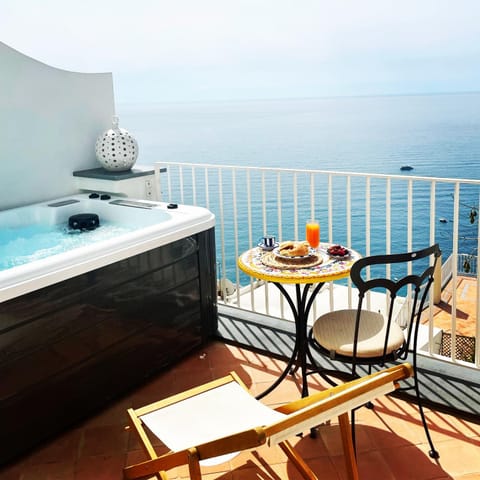Hot Tub, Balcony/Terrace, Sea view