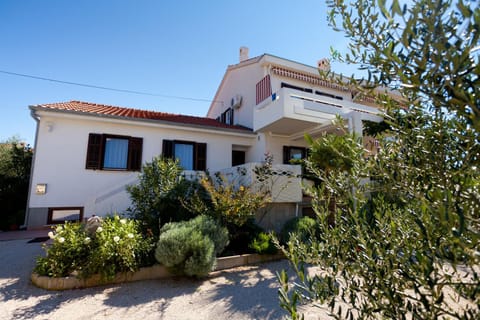 Patio, Facade/entrance, Balcony/Terrace