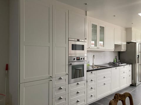 dishwasher, minibar, pet friendly, kitchen