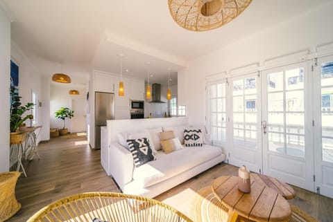 Kitchen or kitchenette, Living room, Seating area