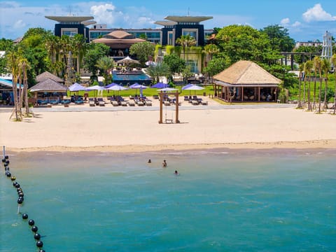 Restaurant/places to eat, Beach