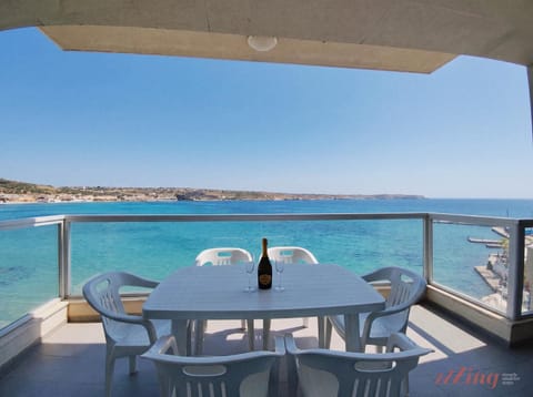 Natural landscape, Balcony/Terrace, Seating area, Sea view