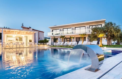 Epicentrum Suites Bed and Breakfast in Limenaria