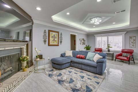 11 Mi to NOLA Westwego Home with Sunroom! House in Westwego