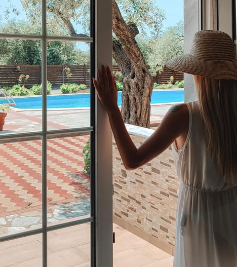 Garden, Quiet street view