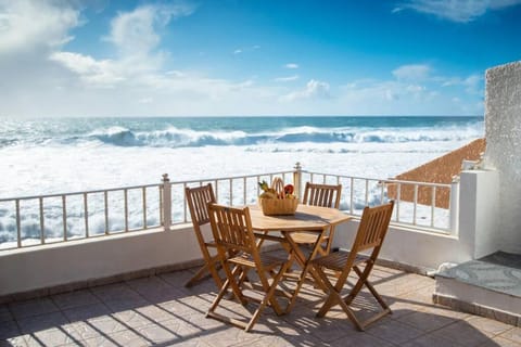Natural landscape, View (from property/room), Balcony/Terrace, Dining area, Sea view