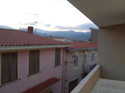 Balcony/Terrace, City view