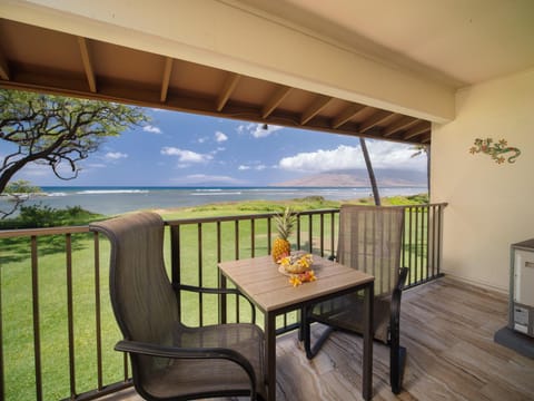 View (from property/room), Balcony/Terrace, Seating area, Sea view
