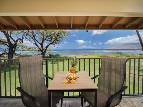 View (from property/room), Balcony/Terrace, Seating area, Sea view