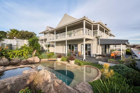 Property building, Swimming pool