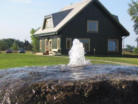 Property building, Natural landscape, Parking