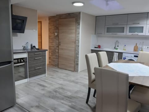 Dining area, Communal kitchen