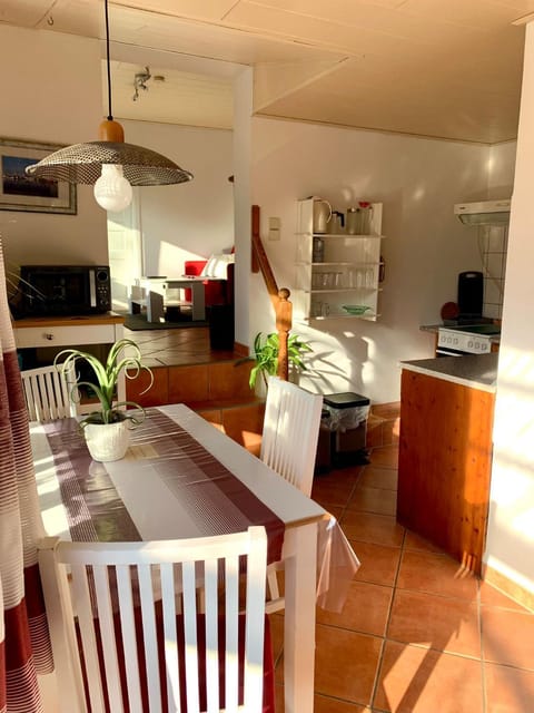 Dining area, kitchen