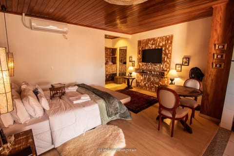 Bed, TV and multimedia, Meals