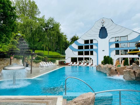 Spa and wellness centre/facilities, Swimming pool