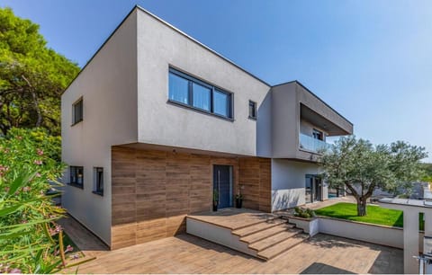 Palatium III - sea view Villa in Fažana