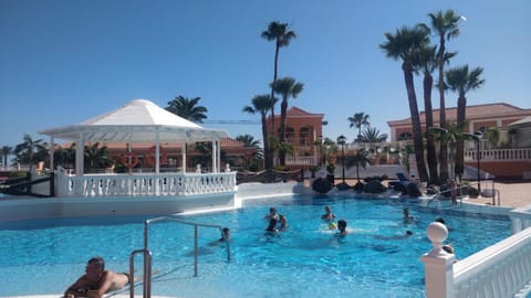 People, Swimming pool, Swimming pool