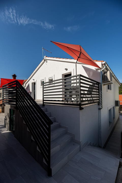 Property building, Balcony/Terrace