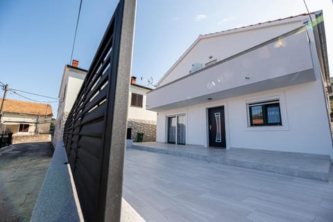 Property building, Street view