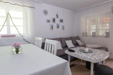 Kuca za odmor ANKA ZAOVLJANKA House in Zlatibor District, Serbia