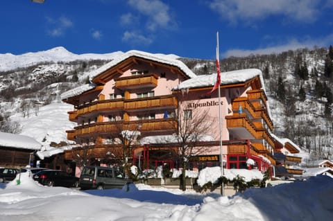 Property building, Day, Winter, Continental breakfast, Buffet breakfast, American breakfast
