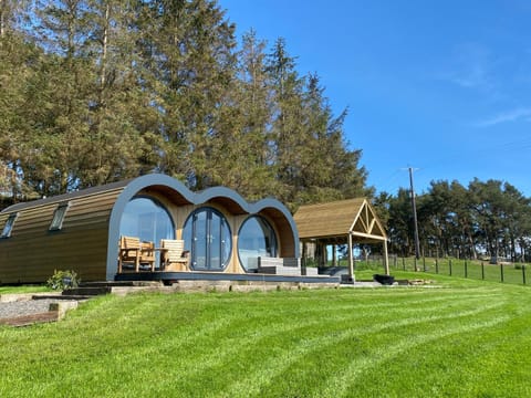 Great House Farm Luxury Pods and Self Catering Campground/ 
RV Resort in Wales