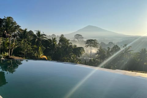 Mountain view, Pool view, Swimming pool