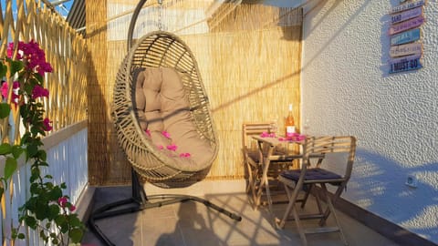 Balcony/Terrace, Alcoholic drinks